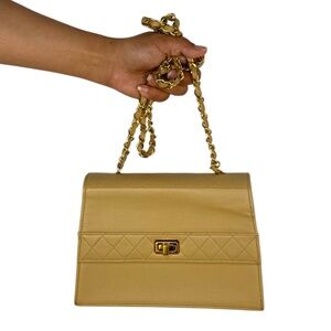 CHANEL VINTAGE TRAPEZOID BEIGE LEATHER SHOULDER BAG